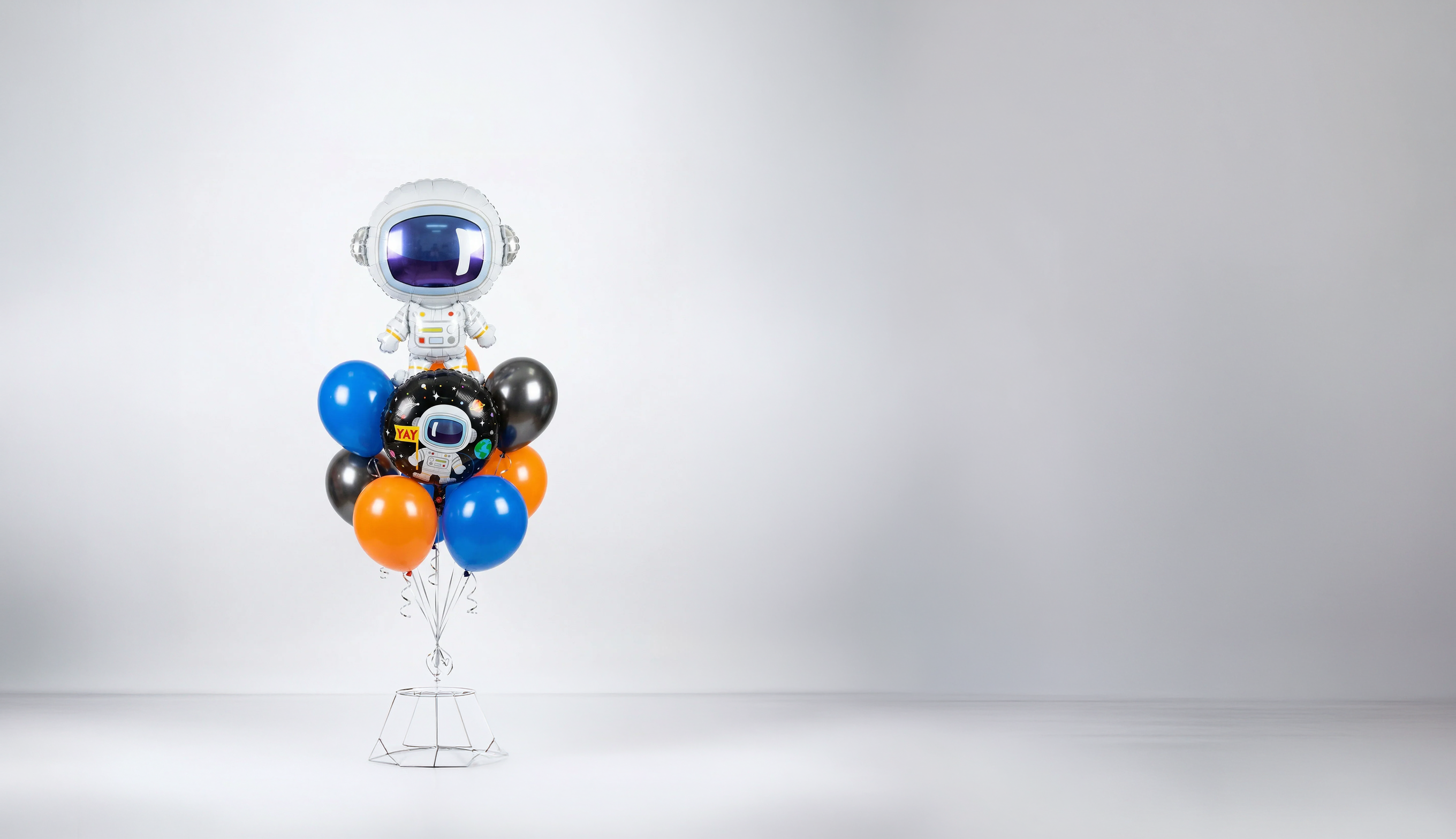 Astronaut balloon bouquet v2